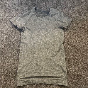 Lululemon Switftly Tech